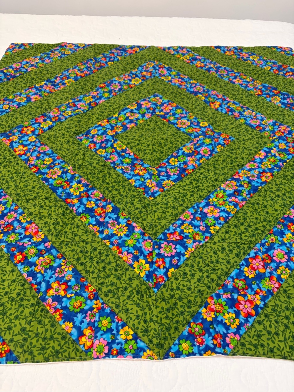 Hand made quilt - Picture 2 of 8